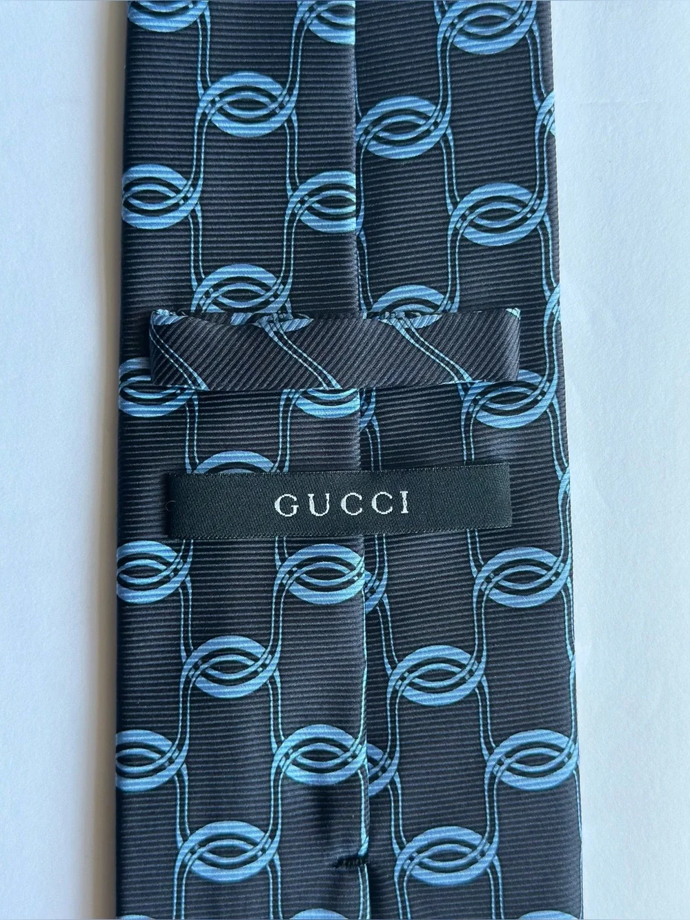 Gucci Tie Blue Interlocking Chain Pattern Made in Italy 100% Silk